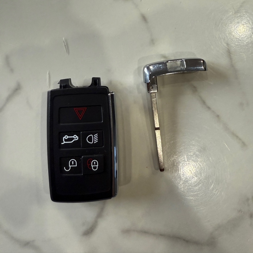 Range Rover Land Rover key530 p410 - Picture 2 of 3